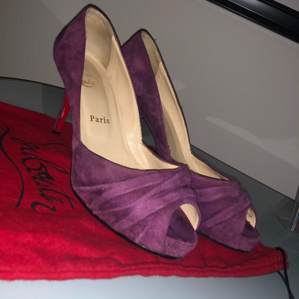 Authentic Christian louboutins peep toe 3in heel